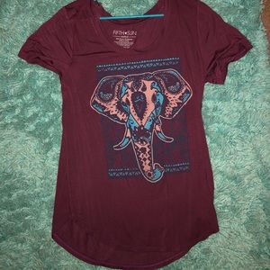 Soft maroon shirt sleeve shirt w/ elephant design